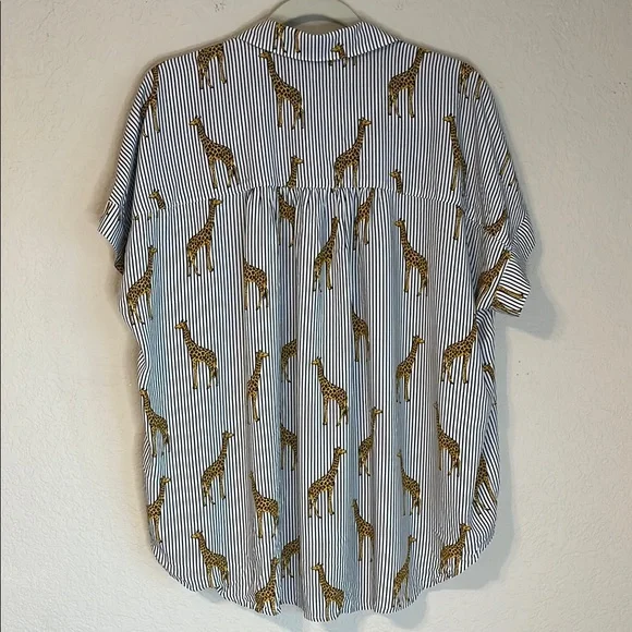 Jane and Delancey Black and white Striped Giraffe  Button Down Shirt - Picture 3 of 11